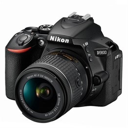 Nikon D5600 18-55mm + 70-300mm VR Kit