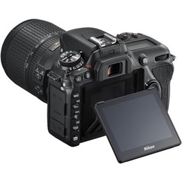 Nikon D7500 18-140mm Lens Kit